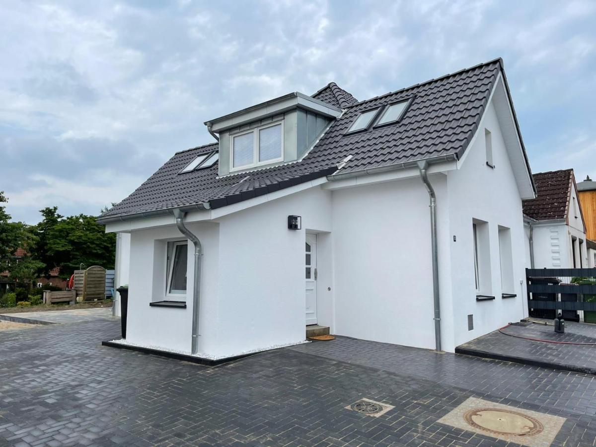 Rumah Bukit シュレースヴィヒ エクステリア 写真